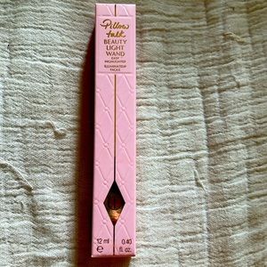 Charlotte Tilbury Pillow Talk Beauty Light wand